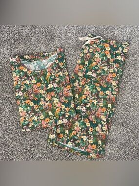 Women’s Lates By Kate Henley Shirt and Shorts Floral Luxury Pajama Set Size M
